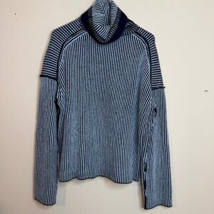 Theory oversized striped cashmere turtleneck sweater size medium